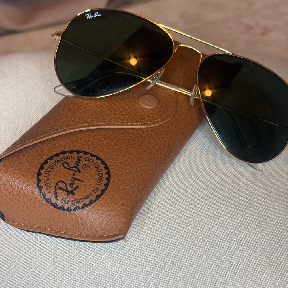Ray-Ban Aviator Sunglasses with Case